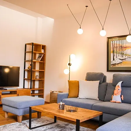 Trio - Kollar Apartment *